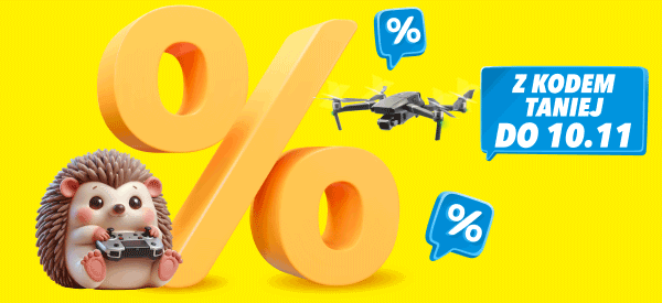 Na żółtym tle znajduje się duży, pomarańczowy symbol procenta, obok siedzi jeż trzymający kontroler do gier. Obok drona widnieje niebieski dymek z napisem: z kodem taniej do 10 listopada, a wokół znajdują się mniejsze symbole procenta w niebieskich dymkach.