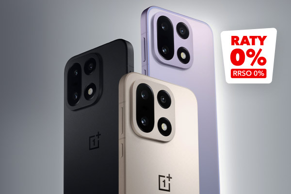 Trzy smartfony w różnych kolorach, czarnym, beżowym i fioletowym, ustawione są obok siebie, prezentując swoje tylne obudowy z logo OnePlus. W prawym górnym rogu widnieje napis: Raty 0% RRSO 0%.